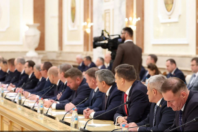 Лукашенко заявил, что предлагал передать несколько тысяч политзаключенных: «Хотите — пожалуйста, забирайте, вывозите»