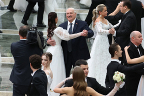 Натанцевался. После бала Лукашенко исчез с радаров